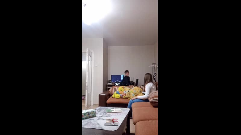 Школьник буянит и получает