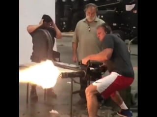 Норм так пушка на случай зомби апокалипсиса