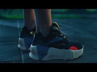 Zivert в новом сезоне reebok aztrek double