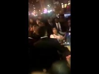 12 сентября ники прибывает/покидает в магазин "soho" mac cosmetics