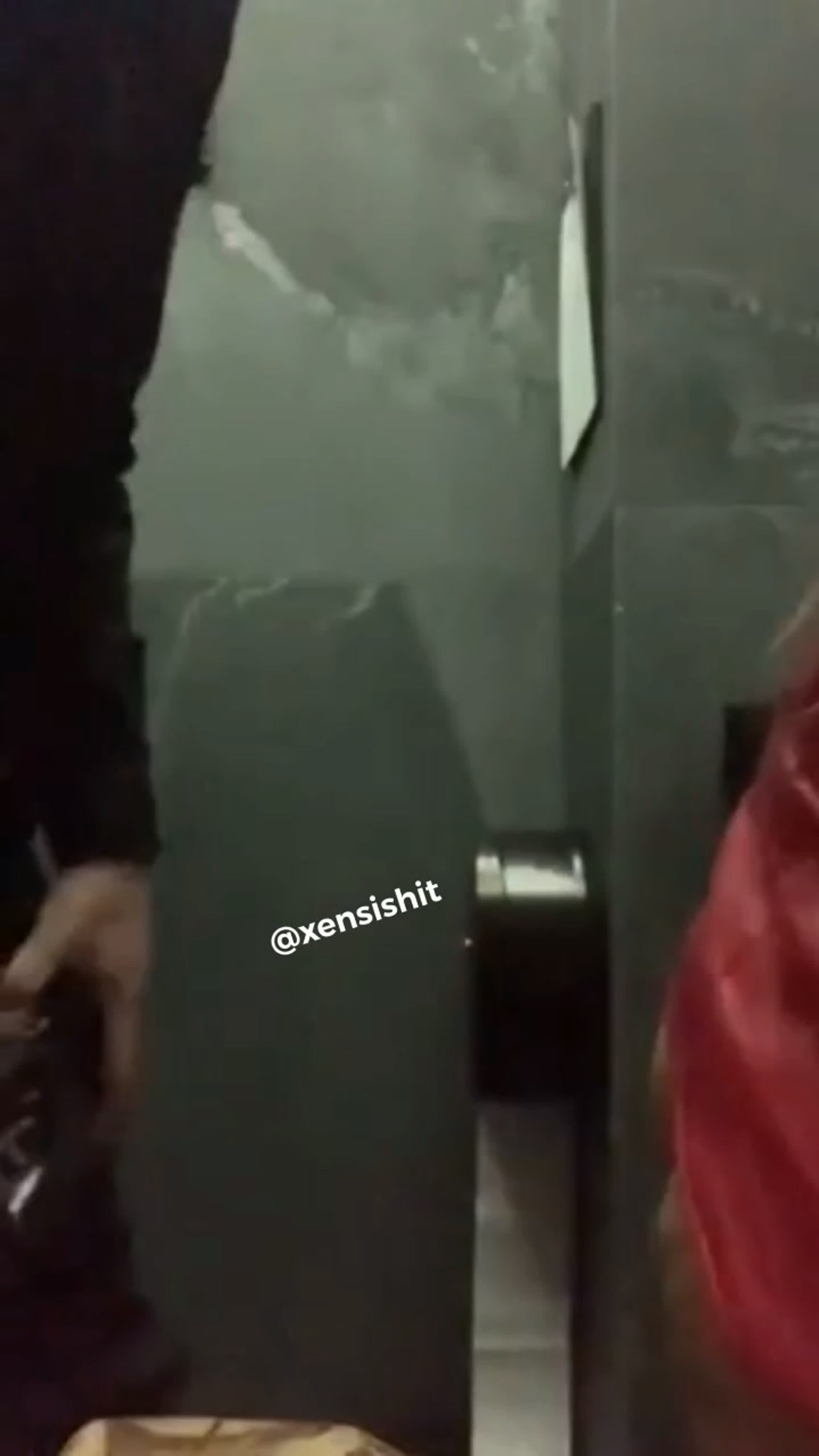 ебут в туалете клуба 
