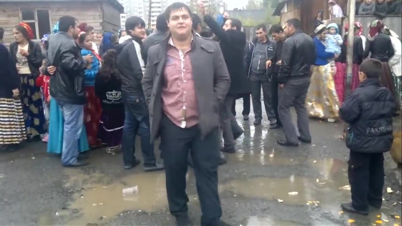 Саакашвили отжигает на цыганском дэнс баттле