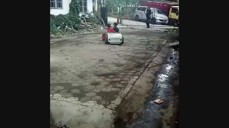 Юный дрифтер