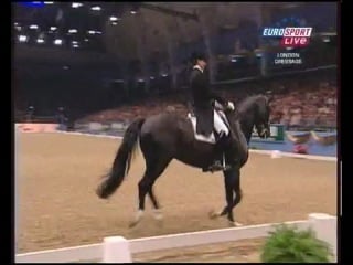 Edward gal & moorlands totilas kür % fei world cup dressage 2009 uk london olympia