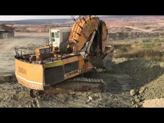 Liebherr 994 front shovel excavator loading dumpers