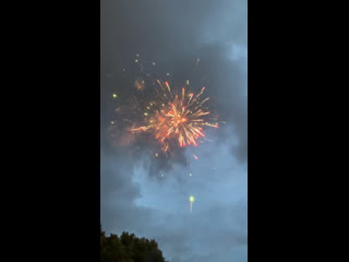 Салют в честь молодых