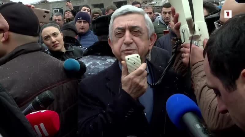 Սերժ սարգսյանը ելույթ ունեցավ դատարանի բակում