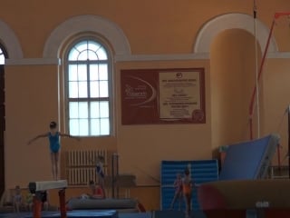 Брусья вика, карина, геля и женя