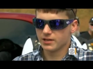 Bikers help welcome home amputee vet (1)