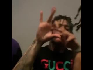 Nle choppa и blocboy jb показывают «gang signs»