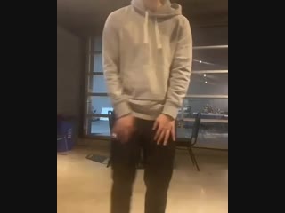 Ross butler dancing, video via stories by devin druid / танец росса батлера видео загрузил девин друид,в историю в своем же