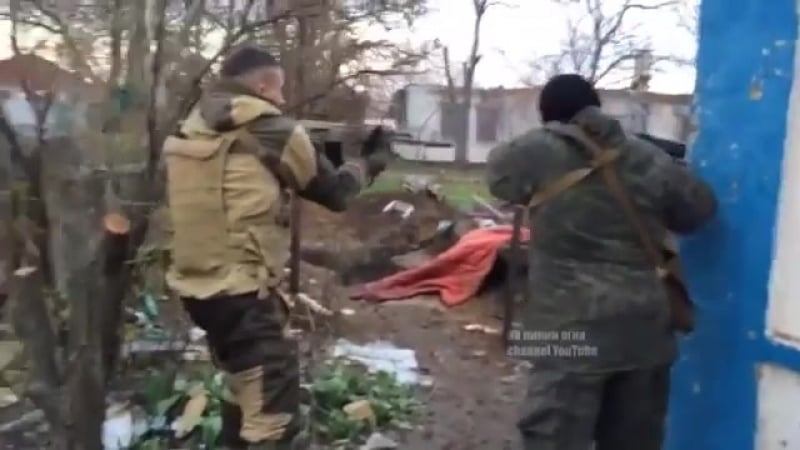 Ополченцы в широкино! видео съёмка боёв ополченцев в широкино!