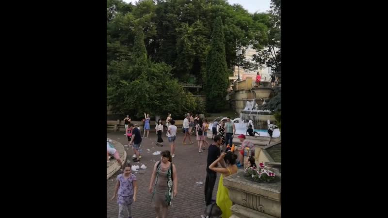 Пенная вечеринках в парке молодые довольны, родители в недоумении 📸 @ essentuki online26 #26ессентуки #ессентуки2020#ессентук