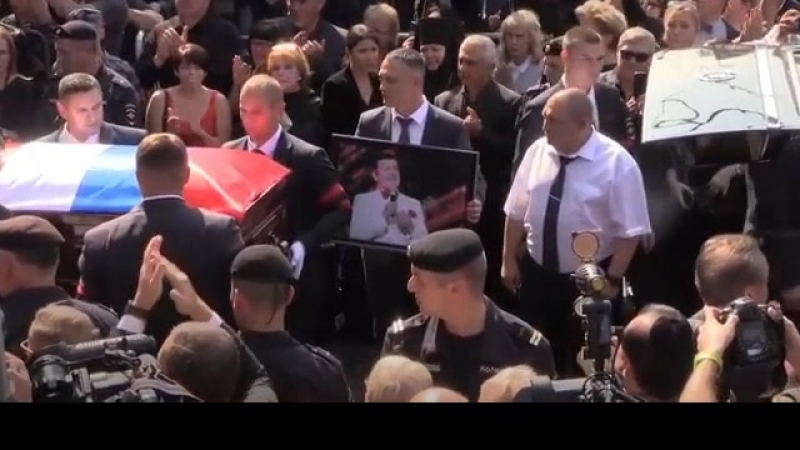 Простились с легендарным иосифом давыдовичем кобзоном сегодня его похоронят в москве на востряковском кладбище