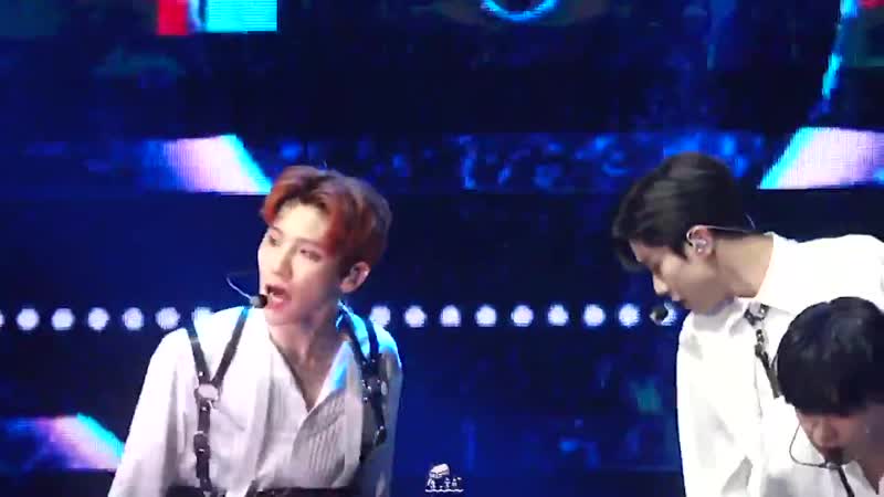 200104 골든디스크 전웅 4k직캠focus 마이크 문제가 생겼는데도 완벽한 무대를 보여준 웅이 참 잘 했어 에이비식스 전웅 웅이 ab6ix 웅 jeonwoong @ab6ix members