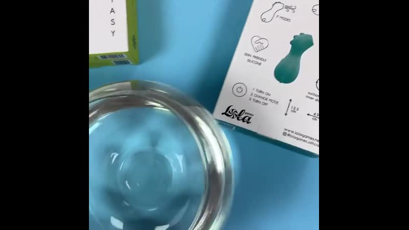 Вакуумные стимуляторы fantasy lola games игрушка перезаряжаемая и идет с usb кабелем в комплекте водонепроницаемая (ipx7) и её