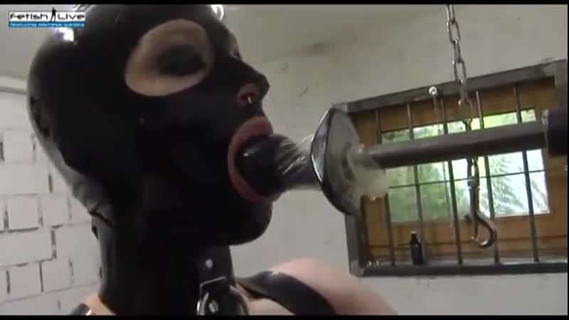 Тренироа рабыни в латексе