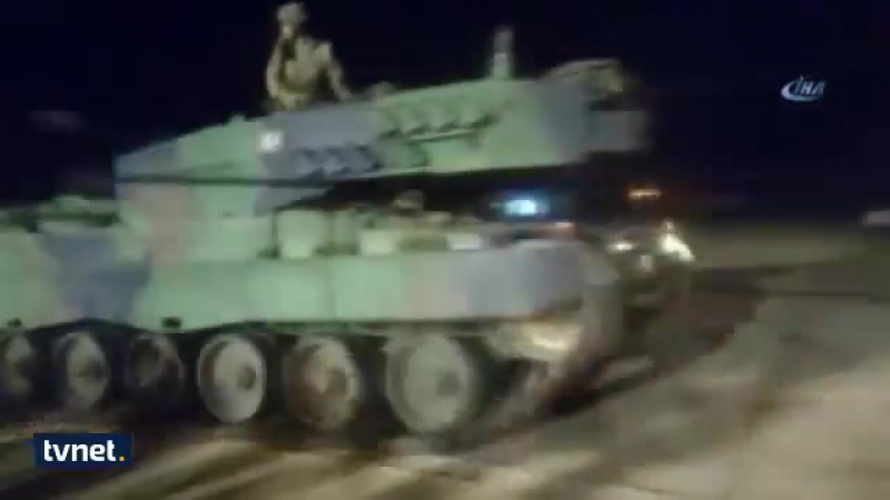 Турецкие танки движутся к границе с сирией