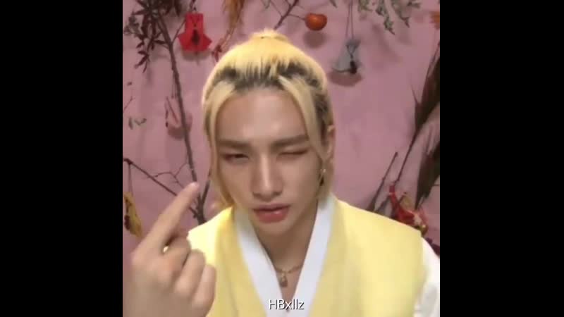 Тык в щечку