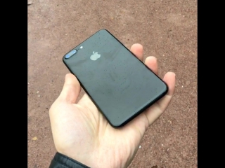 Крутим вертим в руках iphone 7 plus jet black