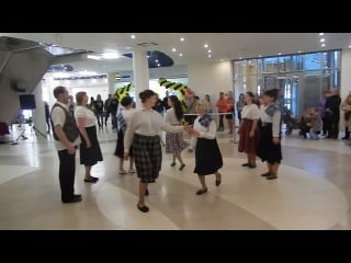 Выступление студии шотландского танца на дне танца 27 апреля 2014 года
