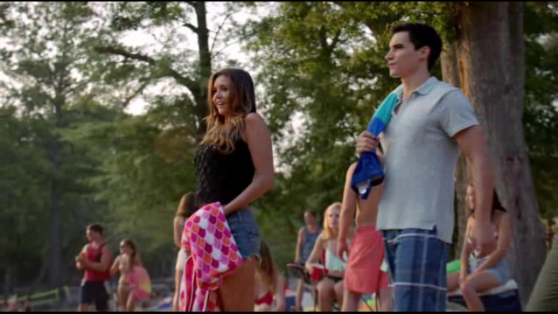 Дневники вампира елена прыгает в воду на пляжной вечеринке (озвучка кубик в кубе)