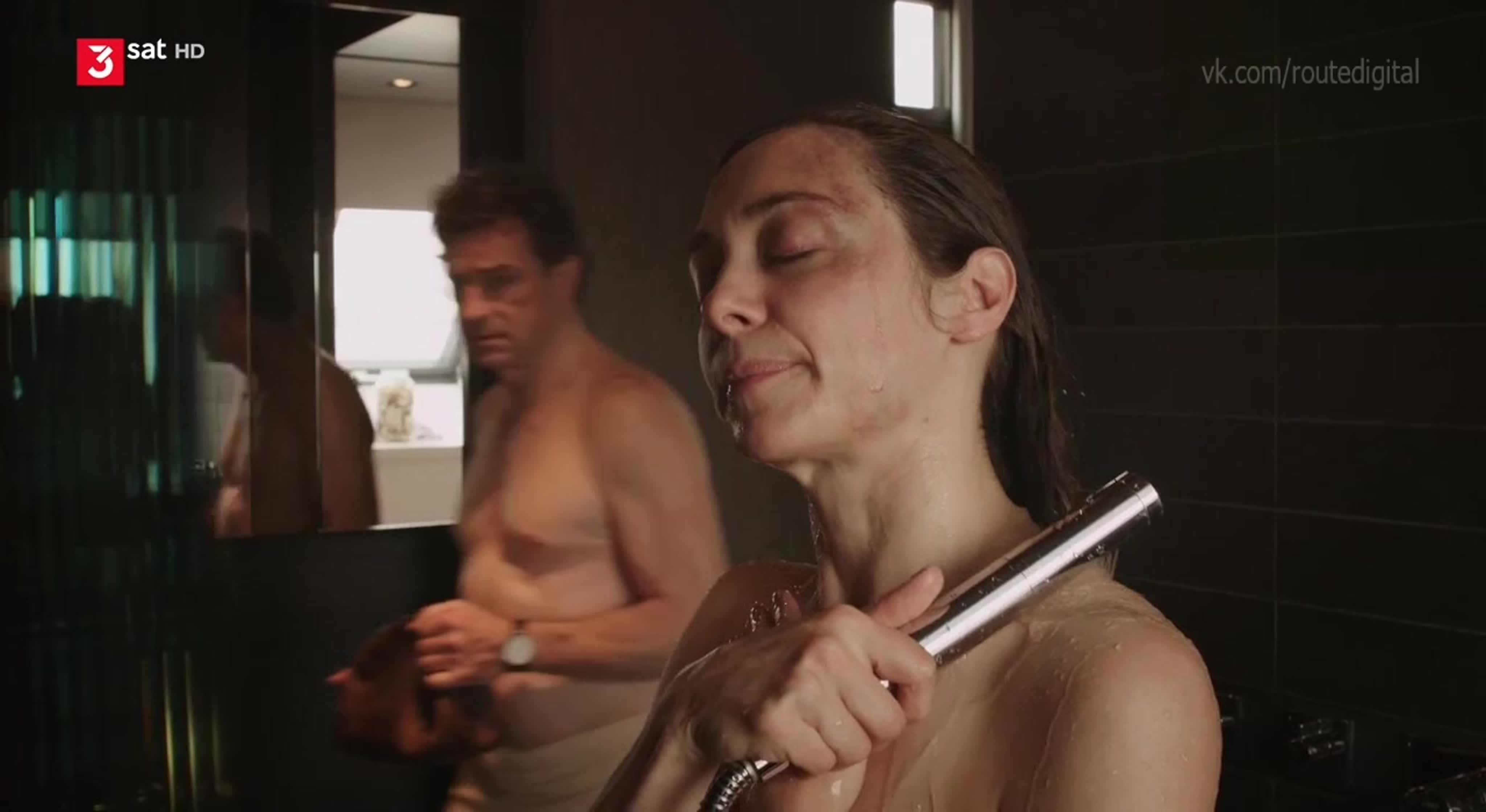 Julia richter nude bella amore widerstand zwecklos (2014) hd 720p watch  online  юлия рихтер