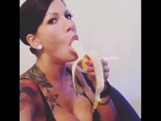Уроки орального исскувства с бананом, plus size, curvy, bbw, oral banana, chubby girl