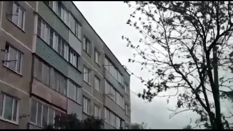 Под москвой родители спустили дочку на простынях из горящей квартиры и заперлись внутри