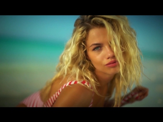 Обаятельная хейли клаусон (hailey clauson) sports illustrated swimsuit 2016