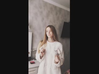 Школьница танцует тик ток tik tok, молодые, лесби, periscope, перископ юная тянка teen, студентка,