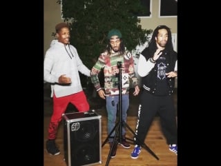 The chucky cheese challenge!!! 😂😂 @iglide @bamthedancer #chuckycheesechallenge (tag 2 people) song childish gambino redbone @s