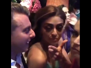 Gentiiiii, socorri é sério! bibi perigosa na festa de casamento de marina ruy barbosa e @julianapaes me representando lindamen