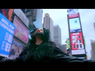 Emilia clarke pranks times square as undercover jon snow (game of thrones) omaze