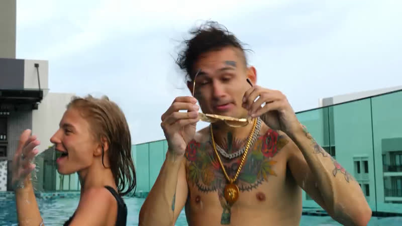 Yung hefner morgenstern [r17]