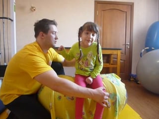 Тяжело в ученье, но лерочка очень старается!!!