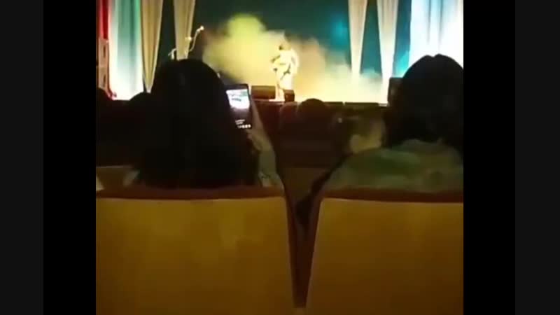 Татарская певица молодые на сцене во время выступления 53 летняя фания халиуллова с ансамблем была на гастролях в димитровграде