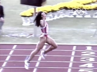 Сеул 1988 florence griffith joyner in the 200 meter semifinal set the world record of seconds and then she broke this reco