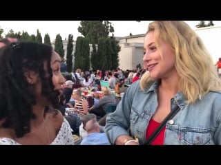 Lili on 4th july with a fangirl