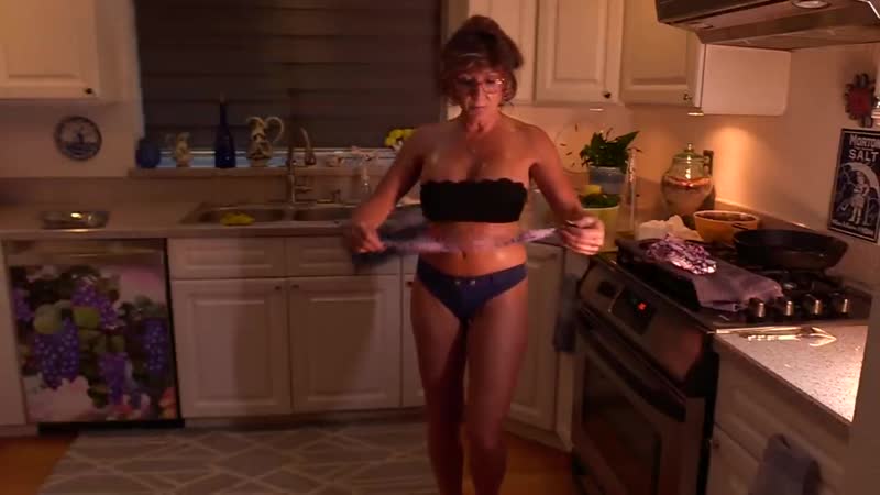 Bikini thong haul try on and kale chips