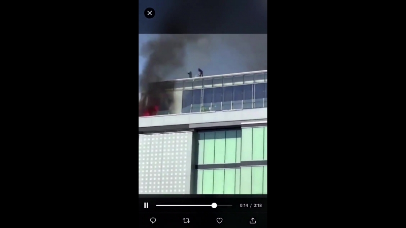 На кутузовском проспекте пафосный тц времена года тушат из вёдер