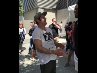 Zac efron & rashad jennings baywatchmovie #slowmochallenge red carpet