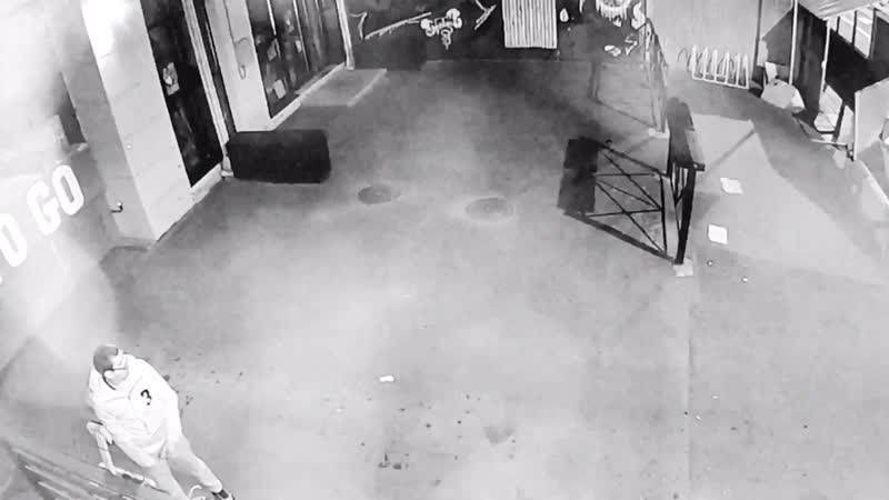 – чижик пыжик, где ты был? – на фонтанке член дрочил