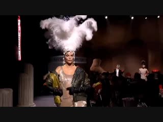 Nadja catwalk at moschino lfw men 009