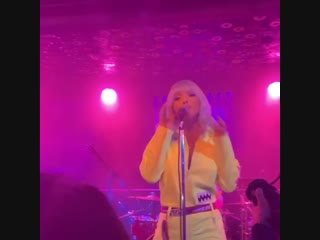 Baggage (live in the mint )