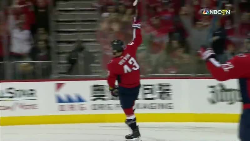 Evgeny kuznetsov feeds tom wilson for goal after carter hutton has issue with puck