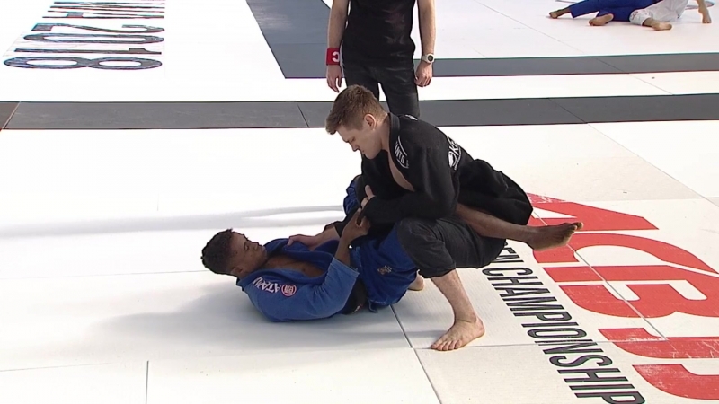 Maciej kozak vs wallacie henrique abs