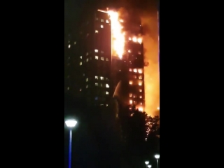 Breaking massive 24 storey grenfell tower block fire in west london on latimer road londonfire