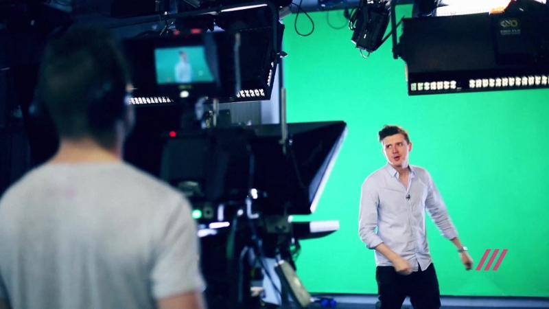 Денис катаев готовится к выступлению «мумий тролля»