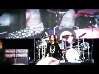 Ozzy featuring slash and geezer butler
